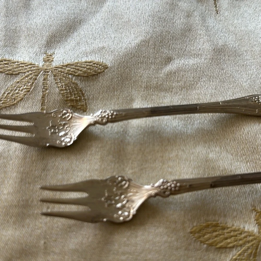 Pair of 2 1847 Rogers Bros. AI Silver Grape Pattern Cocktail / Oyster Forks.